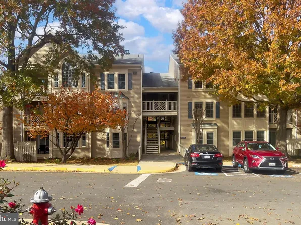 12217 Fairfield House Dr APT 106A, Fairfax, VA 22033