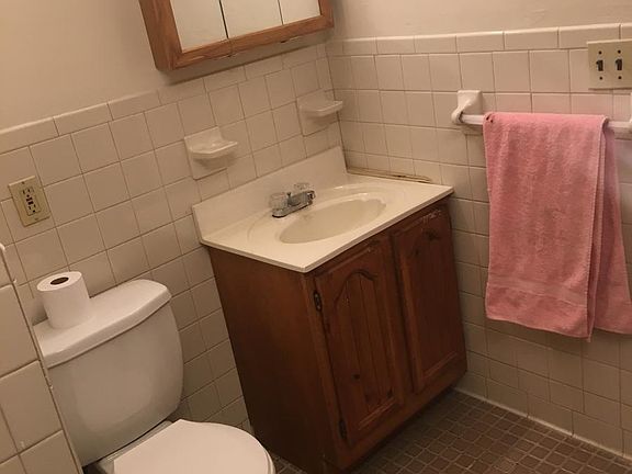 3rd image of 64 Farmington Ave