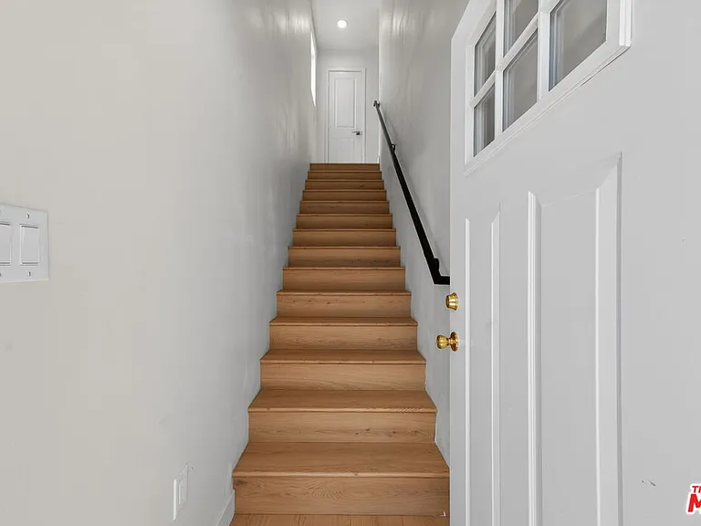 3436 Hunter St — Photo 11