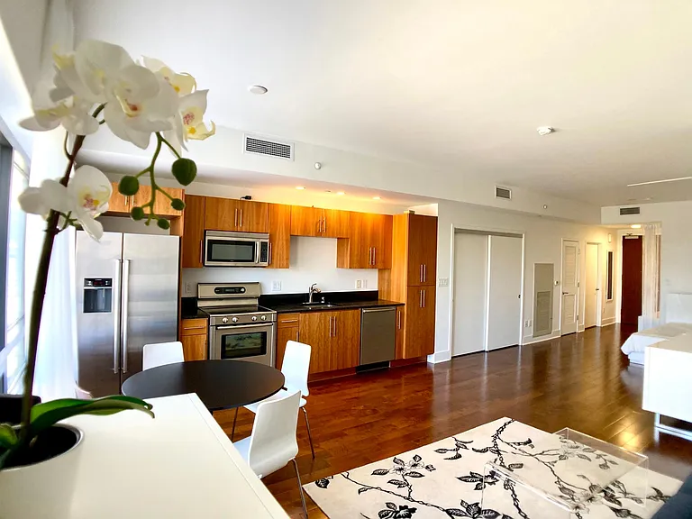 88 E San Fernando St #504 — Photo 3