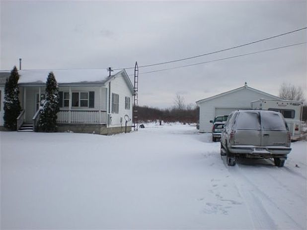 2nd image of 832 Clay Rd