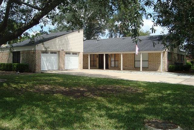 1st image of 218 Canterbury Dr