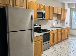 151 Dewey St #1R, Worcester, MA 01610