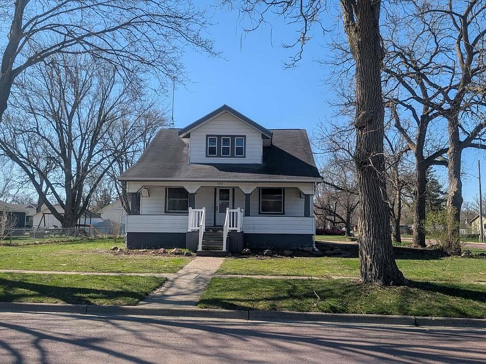 1st image of 1311 9th St