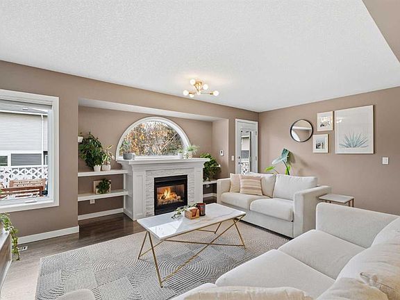 2nd image of 601 SE Regal Park NE