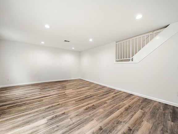 5th image of 632 E Orange Grove Ave #A