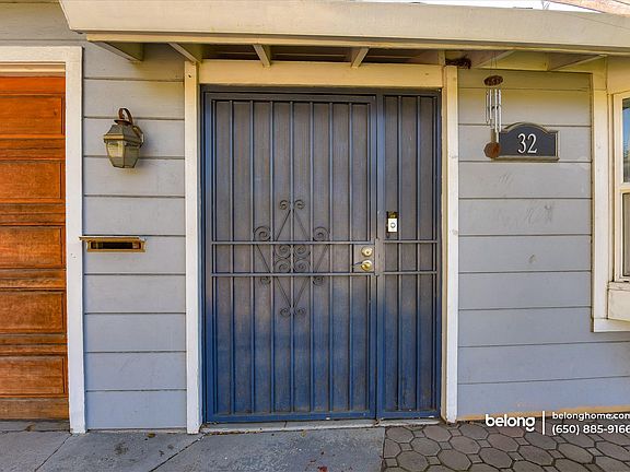 4th image of 32 Iris Ln