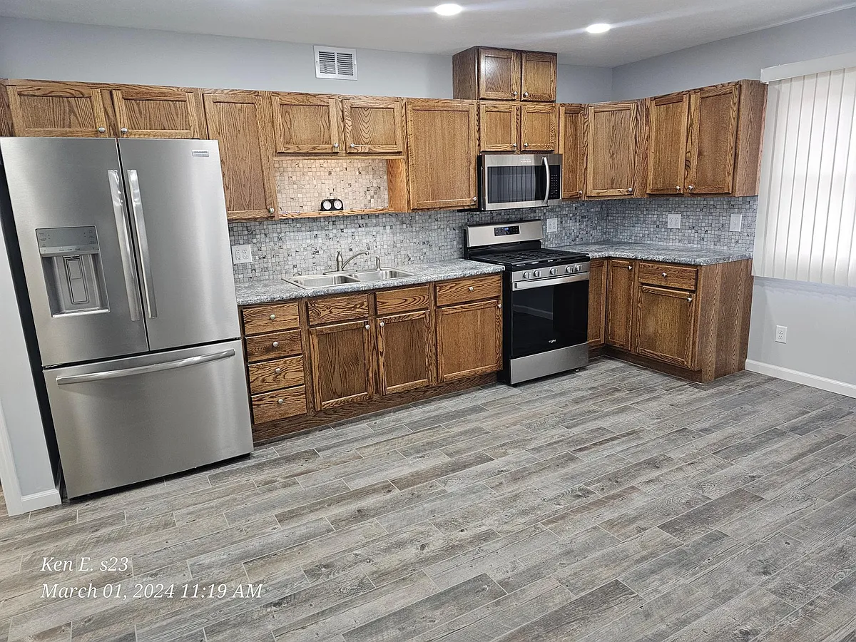 Building Photo - 23155 Heaton Vis #2