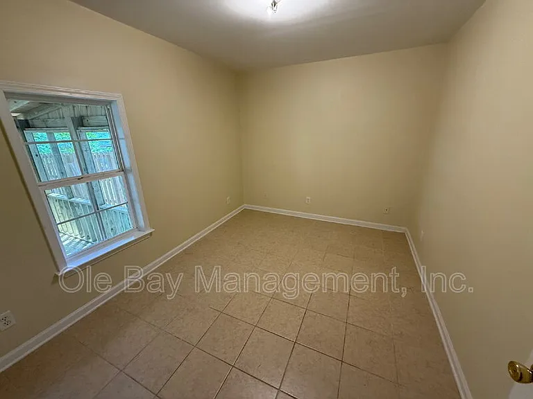 5011 Highcrest Dr — Photo 13