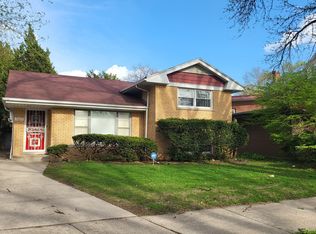 7023 S Bennett Ave, Chicago, IL 60649