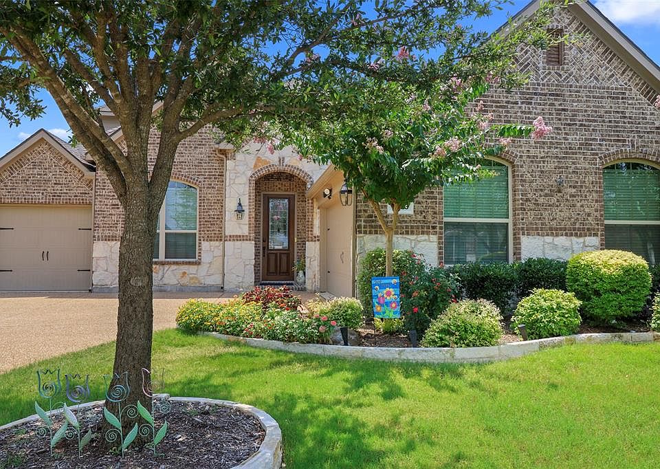 1st image of 9803 Crown Meadow Dr