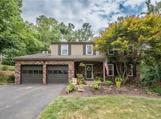 190 King Richard Dr, Canonsburg, PA 15317