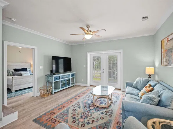 13941 Del Rio Dr, Pensacola, FL 32507