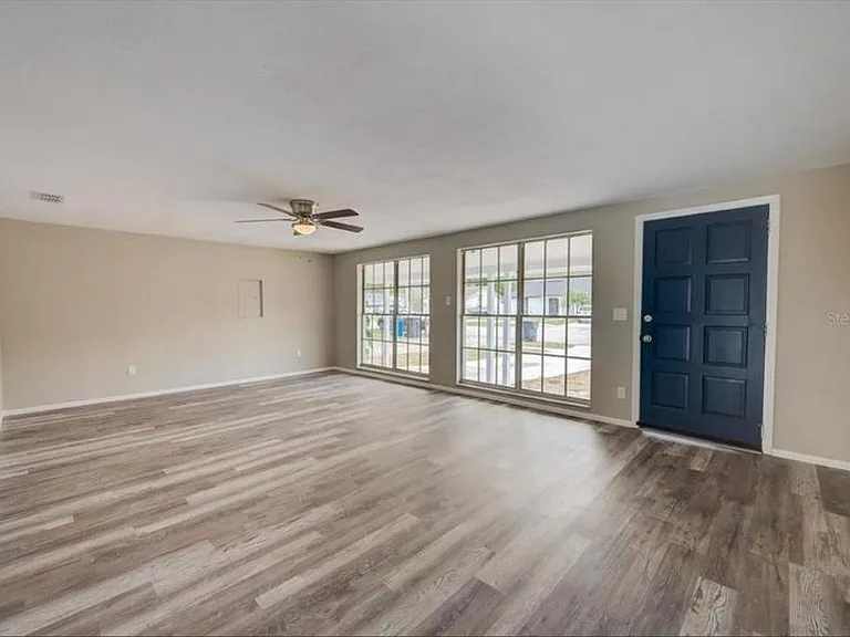 8223 Drycreek Dr — Photo 2
