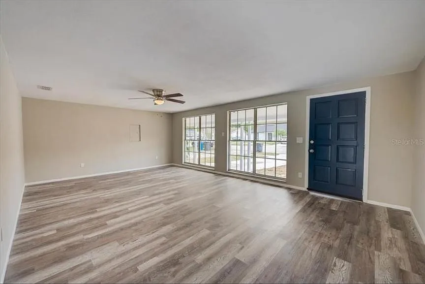 Building Photo - 8223 Drycreek Dr