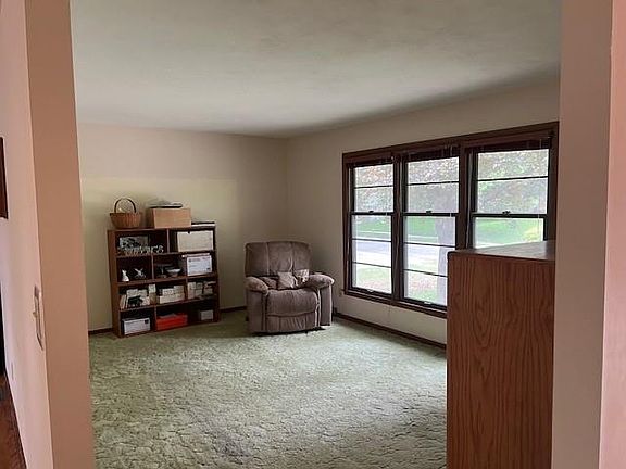 5th image of 10711 W 92nd St