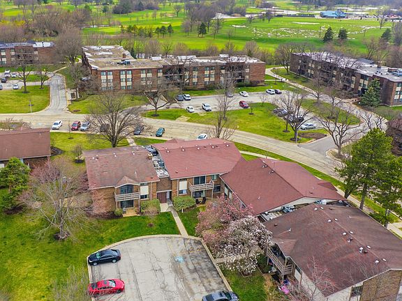 2nd image of 471 Raintree Ct Unit 2B