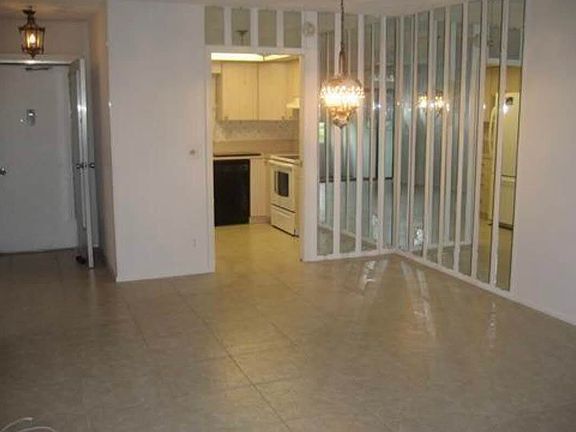 5th image of 2941 Crosley Drive W Apt F