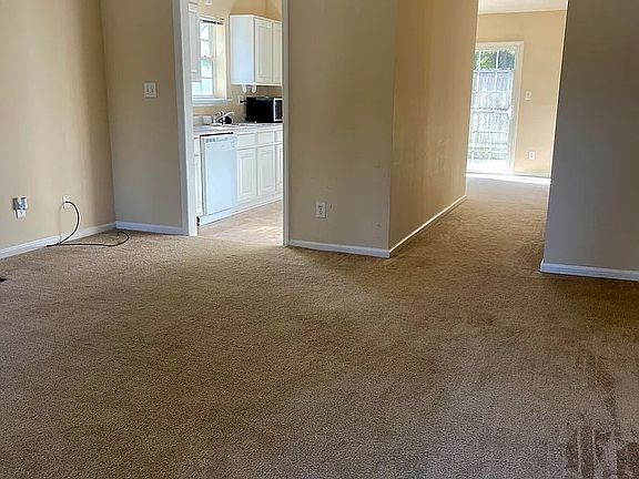 2nd image of 2942 Flintridge Dr