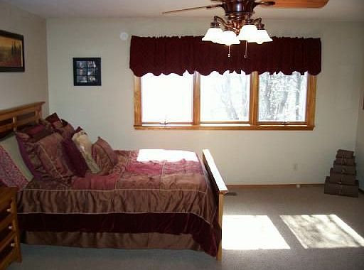 4th image of 16 Basildon Cir