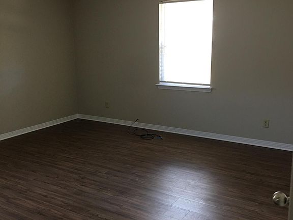 4th image of 702 Chesapeake Dr