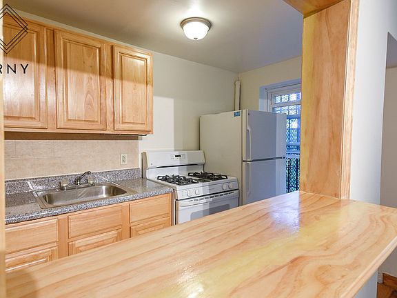 3rd image of 176 Hart St #4A