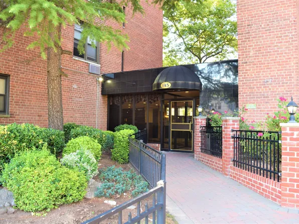 145 Lincoln Ave APT 5J, Staten Island, NY 10306