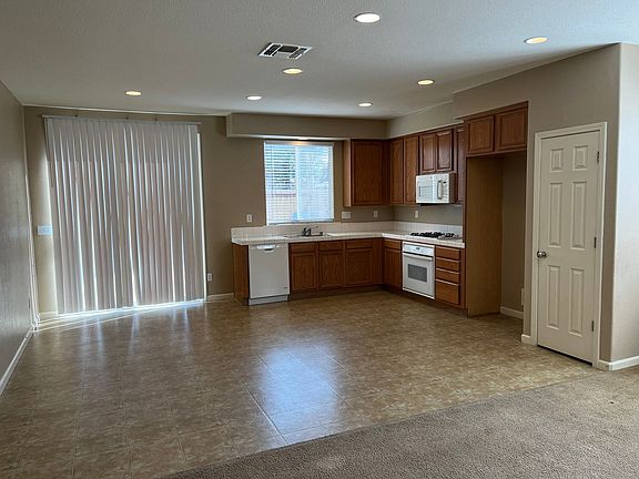 3rd image of 1187 Steidlmayer Way