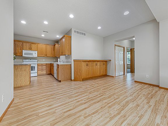 5th image of 12328 Yancy Cir NE Unit A