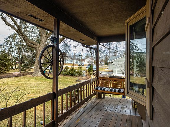 5th image of 1403 W Beach Rd