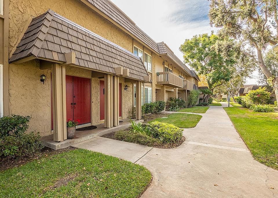 1st image of 10421 Echo River Ct