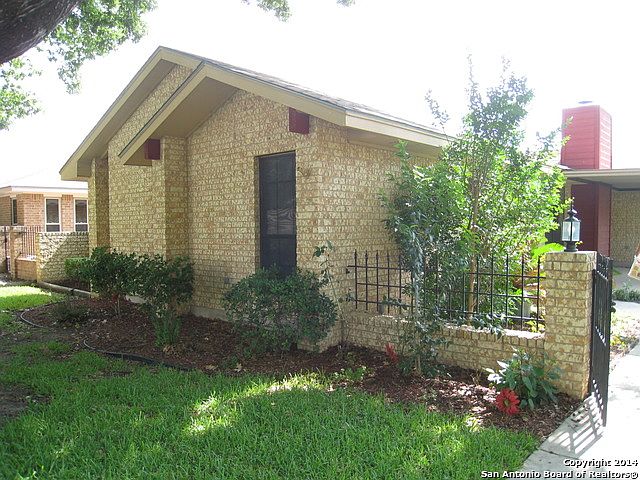 1st image of 1004 Robert Derrick Dr