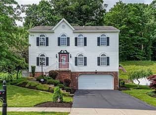 420 Blue Ridge Dr, Coraopolis, PA 15108