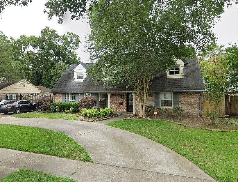 1st image of 406 N Wilcrest Dr