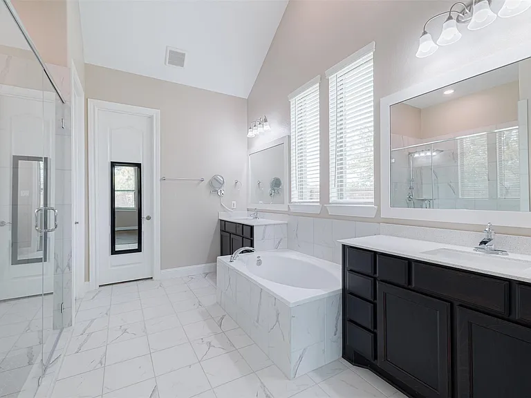 1803 Pepper Grove Ln — Photo 15