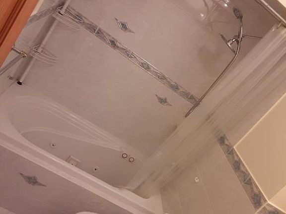 3rd image of 20 Allen Pl Floor 2