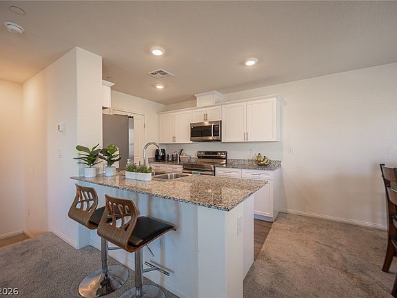 3rd image of 2673 Champagne Gold Ave
