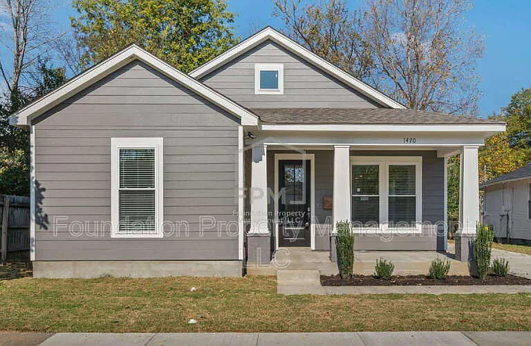 1470 Lyndale Ave — Photo 1