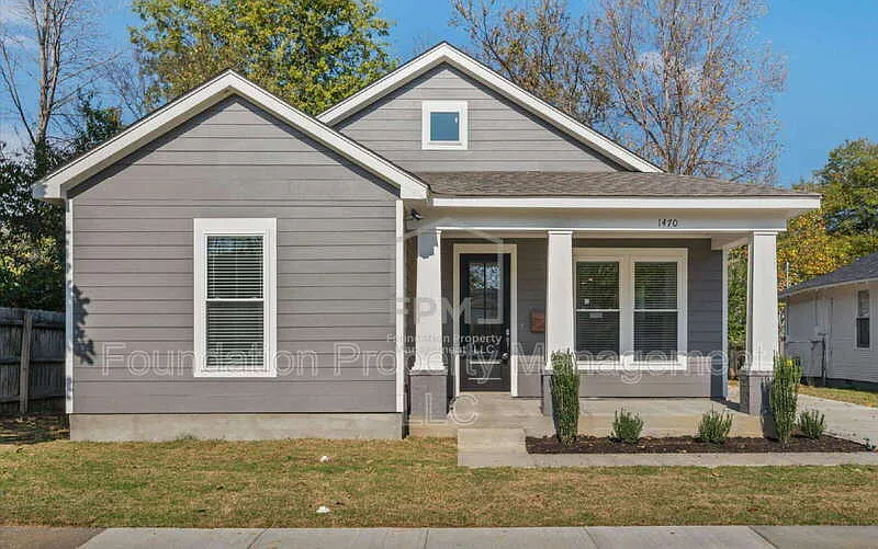 1470 Lyndale Ave