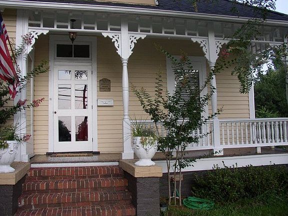 Historic house built in 1890 - nice architectural details on porch
