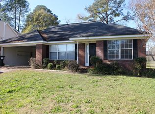 2806 Stonewater Dr, Albany, GA 31721
