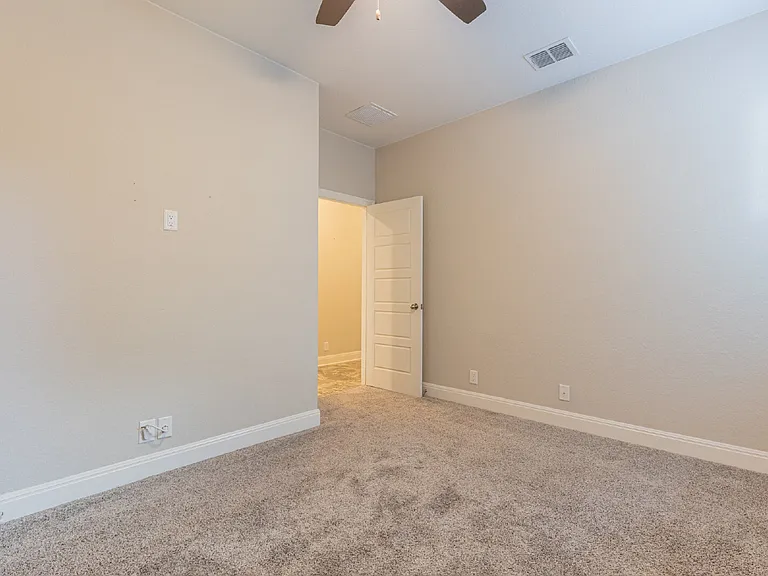 17410 Moscato — Photo 28