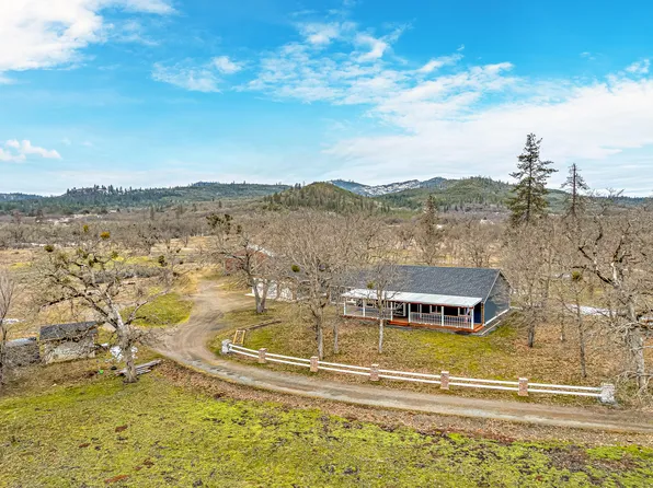 11001 Meadows Rd, White City, OR 97503