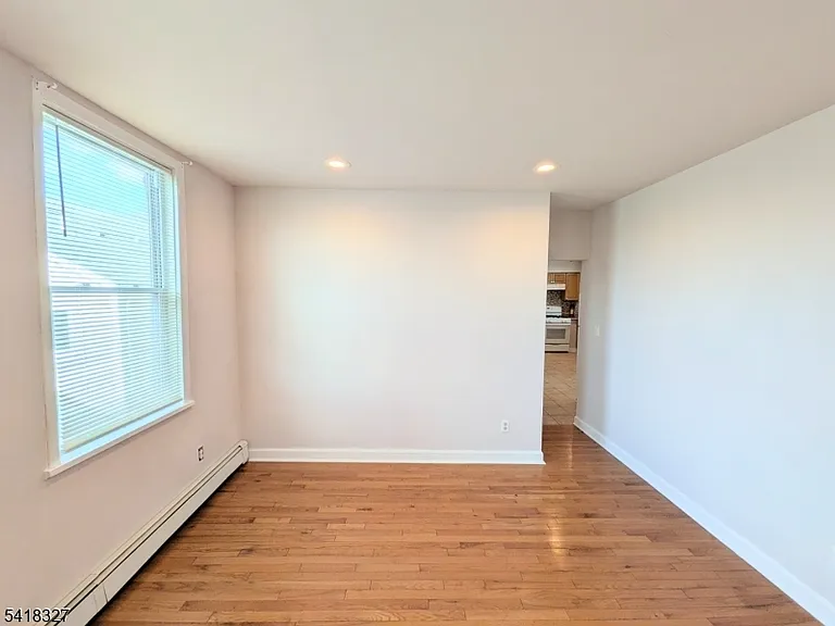 239 Union Blvd — Photo 10