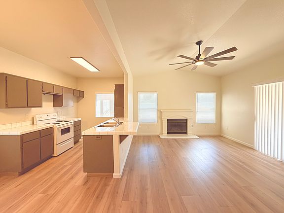 5th image of 1249 W Spruce Ave