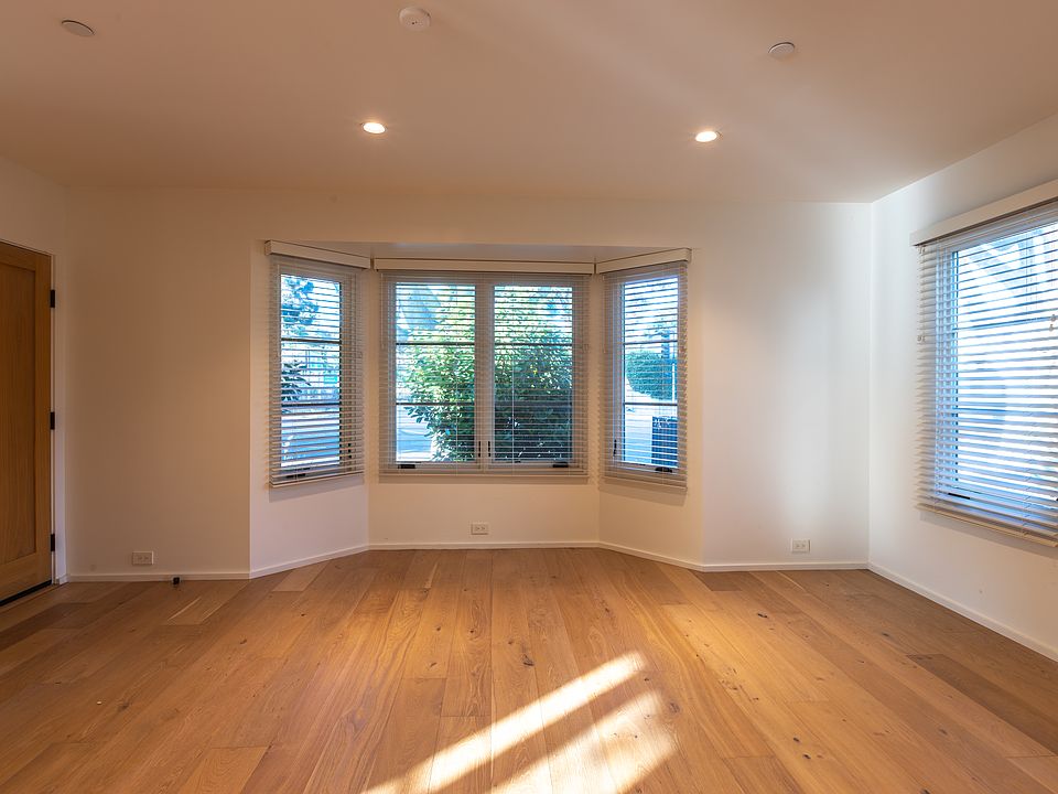 1st image of 14748 Aburbank Blvd #115