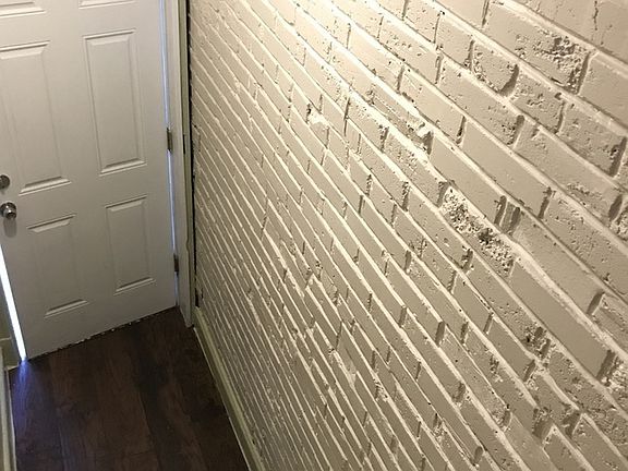 2nd image of 3133 Magnolia Ave #A