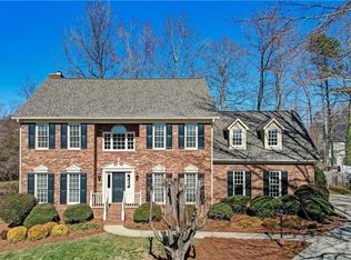 1800 Tradd Ct, Greensboro, NC 27455
