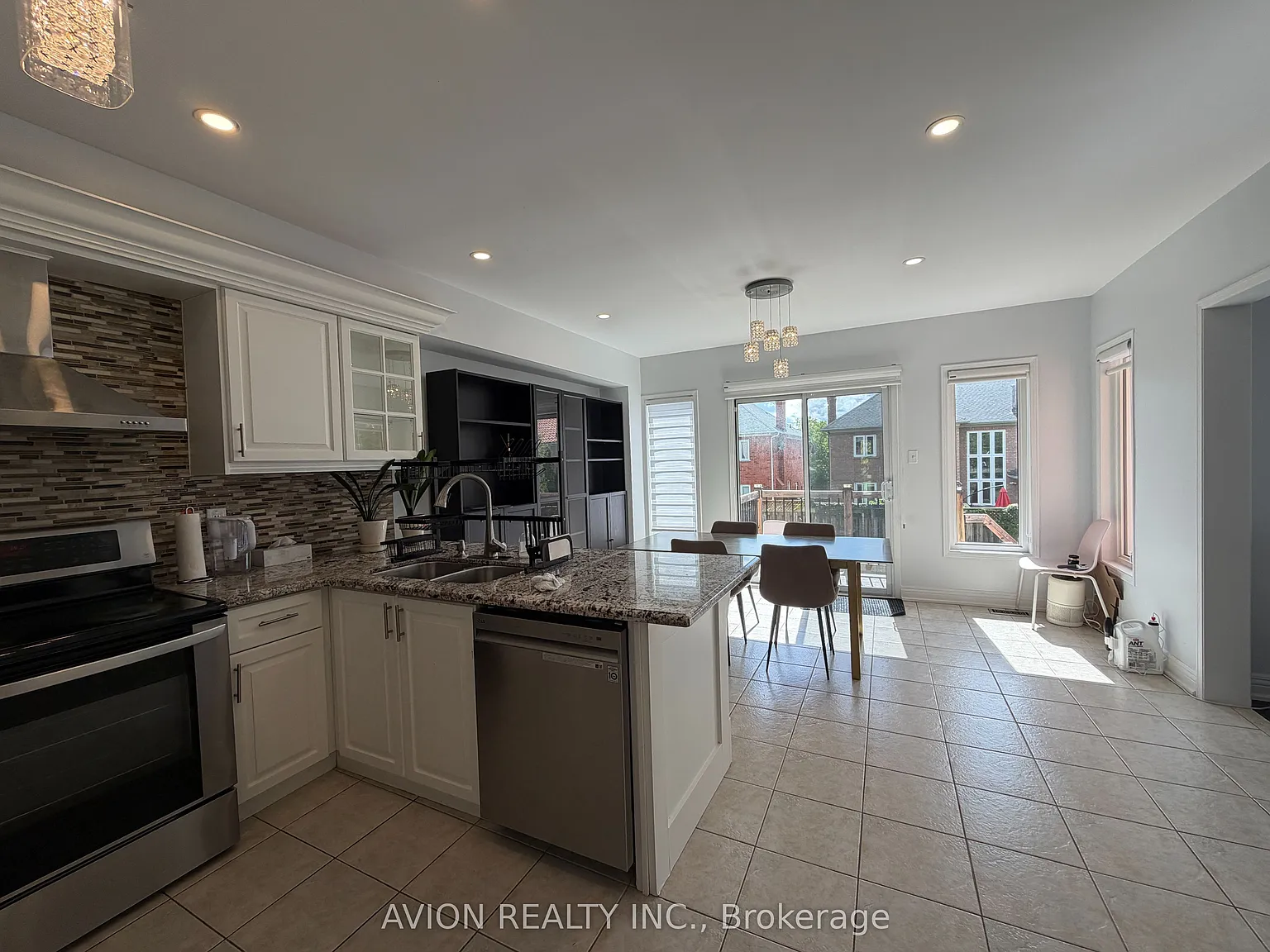 4 bed, $3,800 — Photo 3