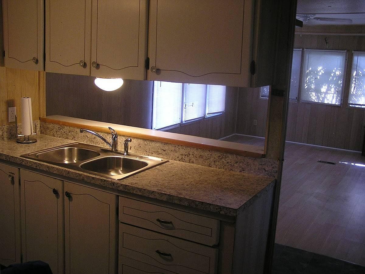 Kitchen Cabinet and Sink - Schoeman Construction